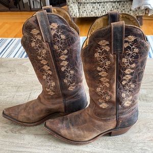Western women’s cowboy boots